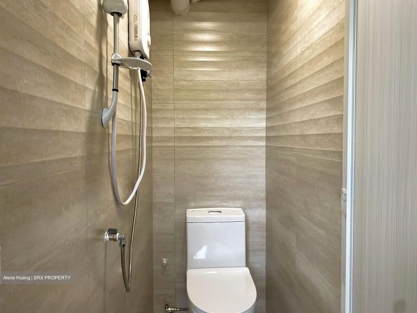 Lakeview Estate (D20), Apartment #580192871